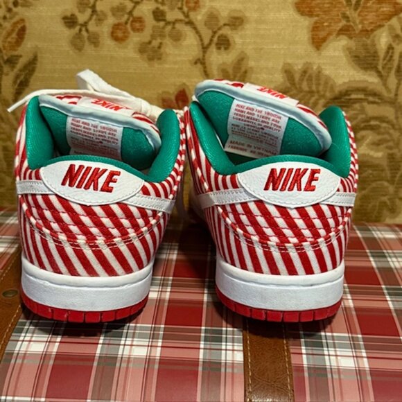 Nike SB Dunk Low Candy Cane Striped Tennis Shoe - Picture 12 of 16